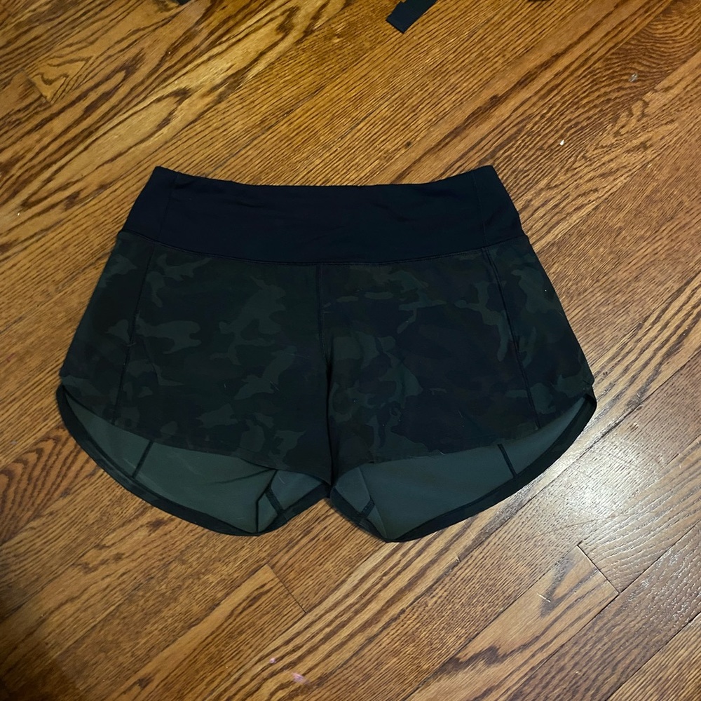 Lulu Lemon Speed Up short size 6 4”